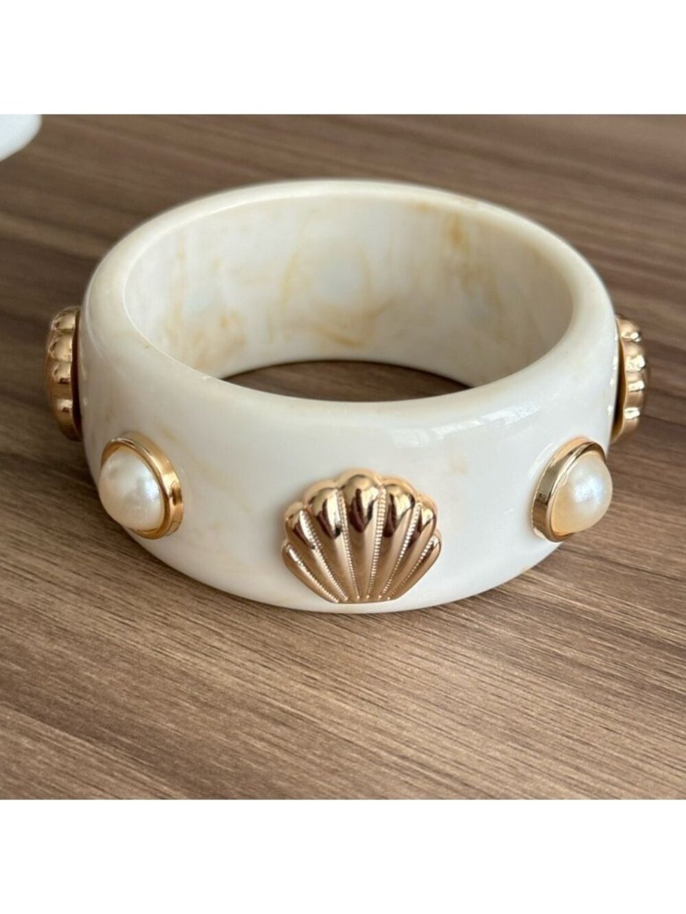 Boho Shell Bangle Q144 - Picture 4 of 6